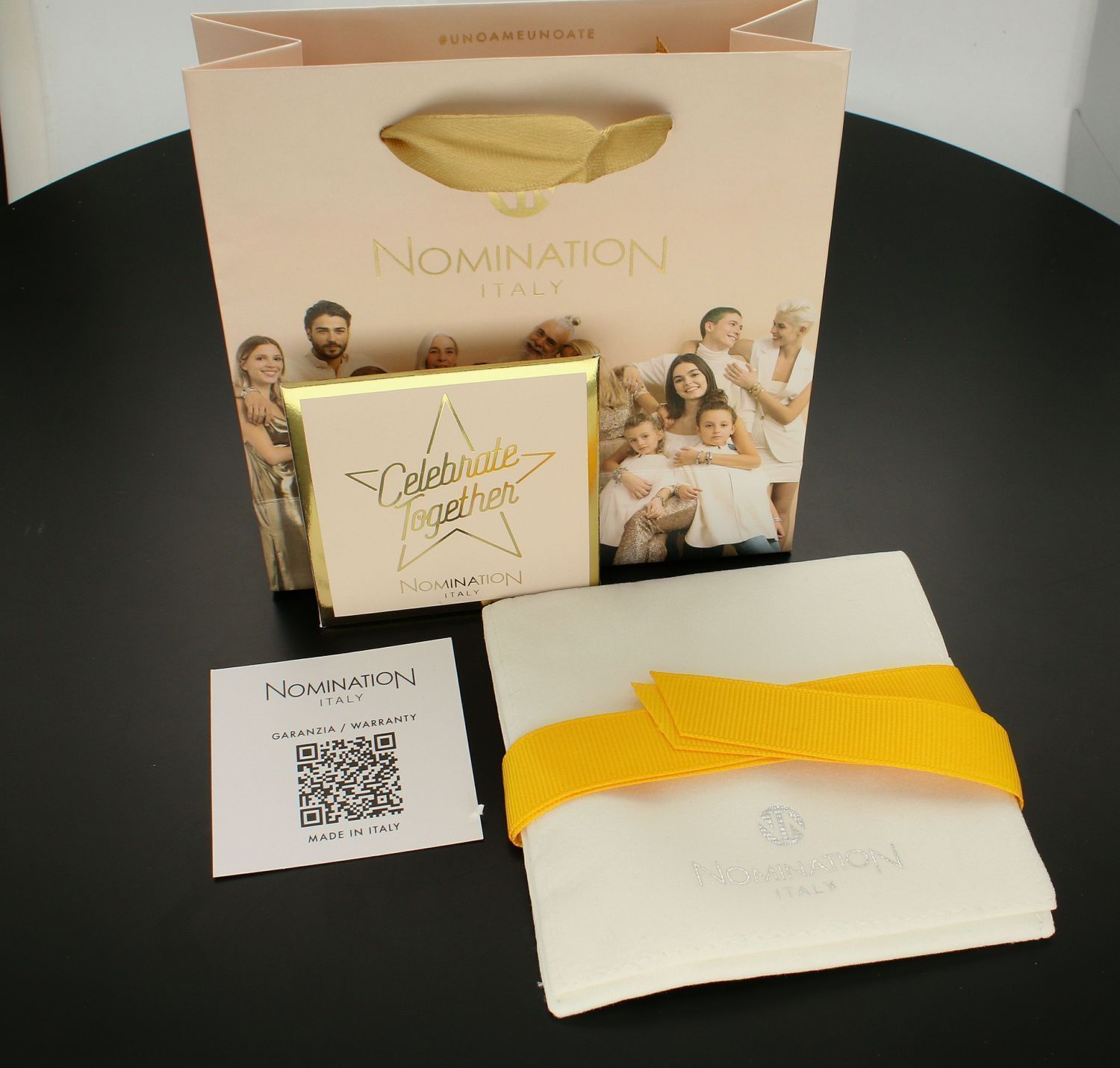 Pierścionek damski srebrny pozłacany w kształcie serca Armonica Nomination 241301 006.png